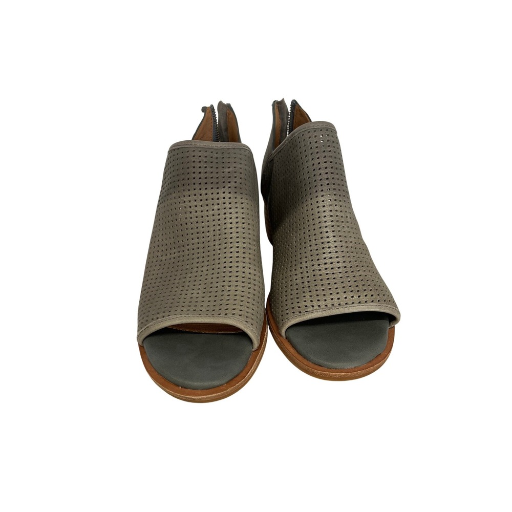 Sofft Carleigh Moon Grey Leather Perforated Peep Toe Block Heel Sandals Size 8.5 - Picture 3 of 7